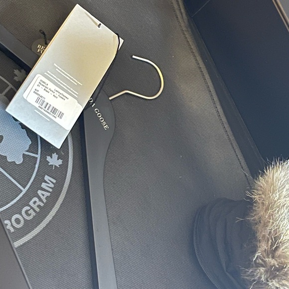 Canada Goose Rossclair Parka - Small Authentic - Picture 8 of 11